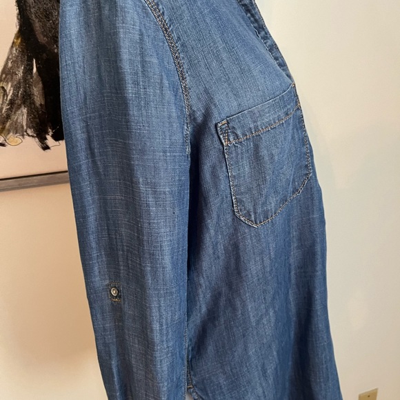 Lou & Grey Partial Button Denim/Chambray Shirt Size Small - Picture 8 of 10